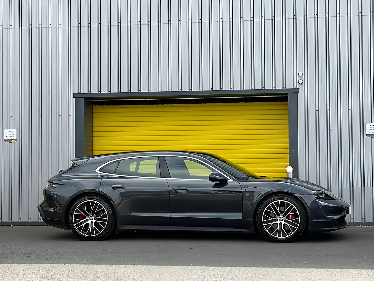 Used 2023 Porsche Taycan 4S Sport Turismo Volcano Grey - Interior and Exterior details 6