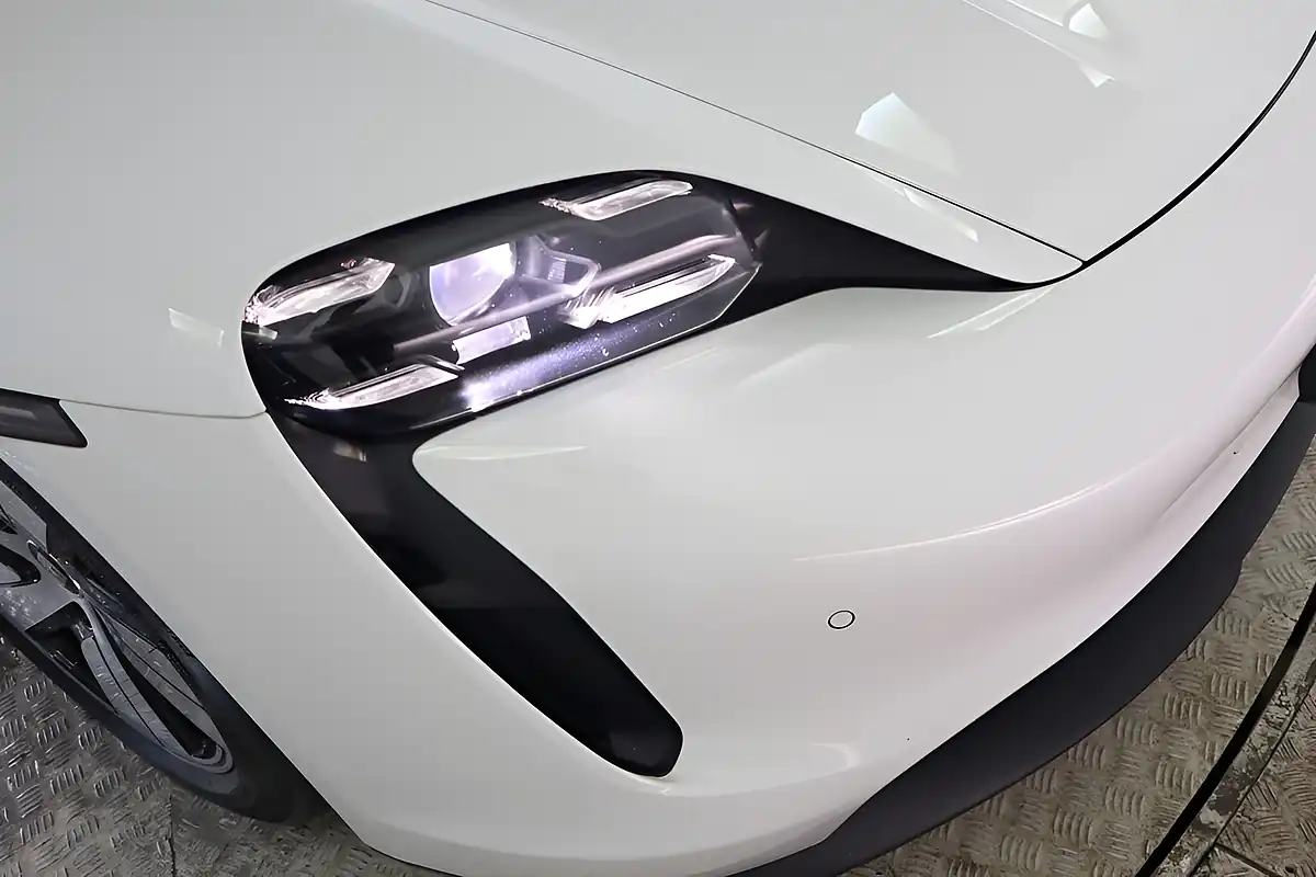 Used 2023 Porsche Taycan Performance Plus Sport Turismo White - Interior and Exterior details 18