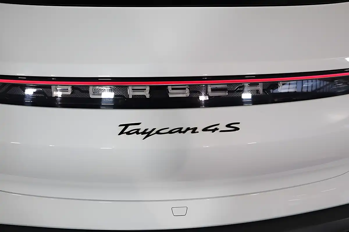 Used 2023 Porsche Taycan Performance Plus Sport Turismo White - Interior and Exterior details 19