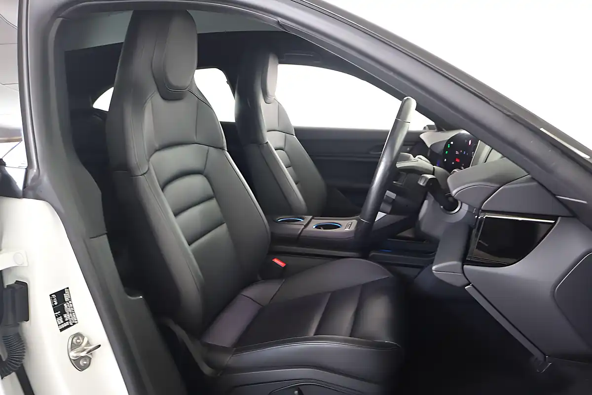 Used 2023 Porsche Taycan Performance Plus Sport Turismo White - Interior and Exterior details 20