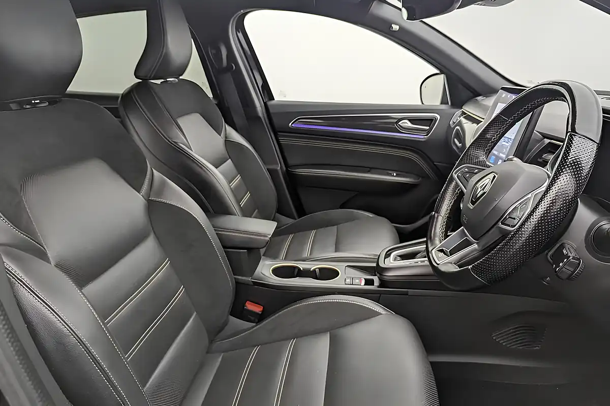 Used 2023 Renault Arkana E-Tech Engineered Black - Interior and Exterior details 10