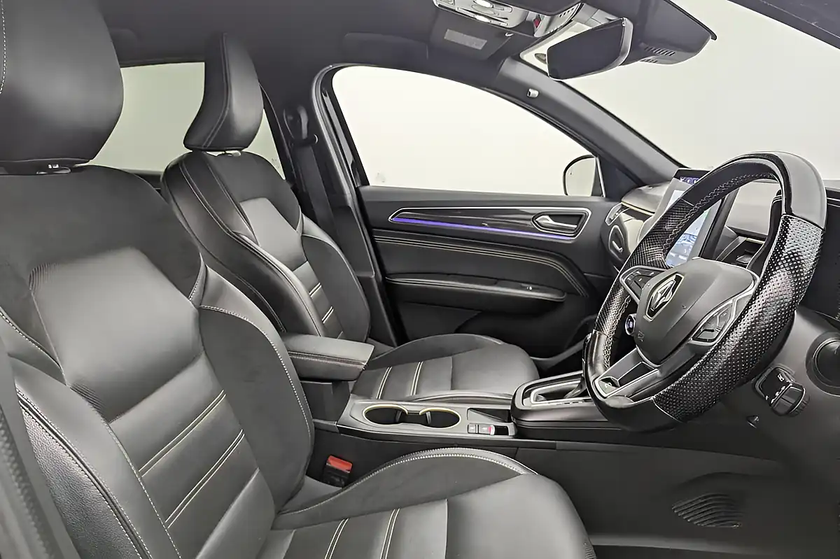 Used 2023 Renault Arkana E-Tech Engineered Black - Interior and Exterior details 2