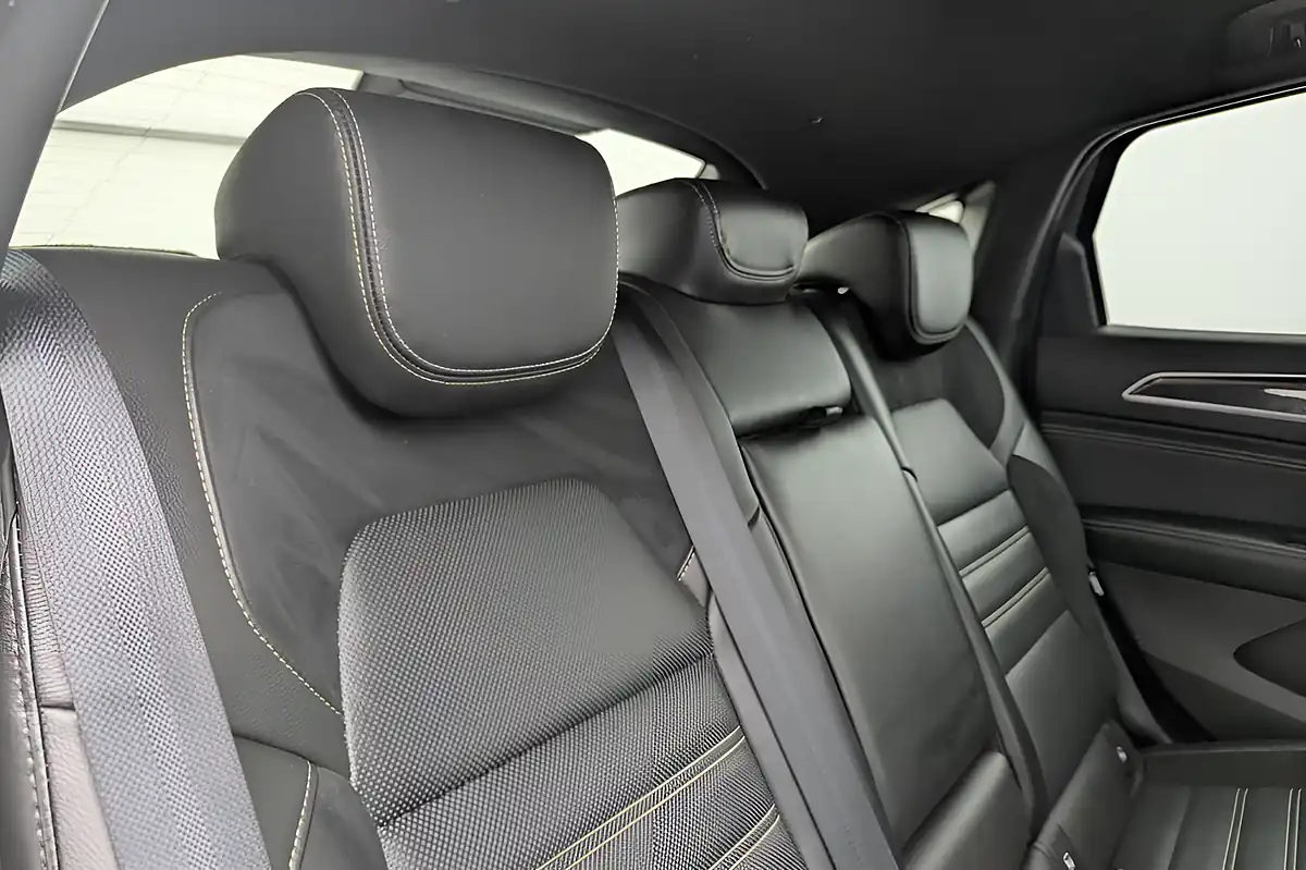 Used 2023 Renault Arkana E-Tech Engineered Grey - Interior and Exterior details 11