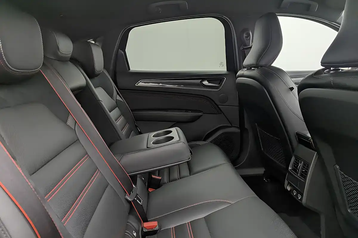 Used 2023 Renault Arkana R.s. Line Black - Interior and Exterior details 12