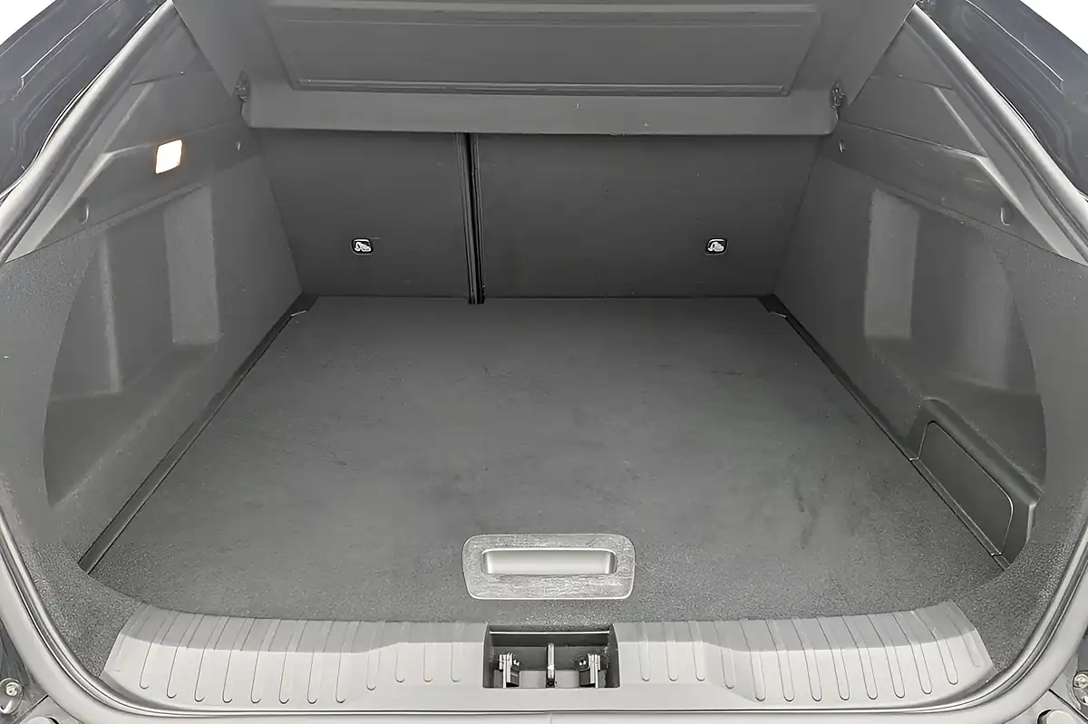 Used 2023 Renault Arkana R.s. Line Black - Interior and Exterior details 15