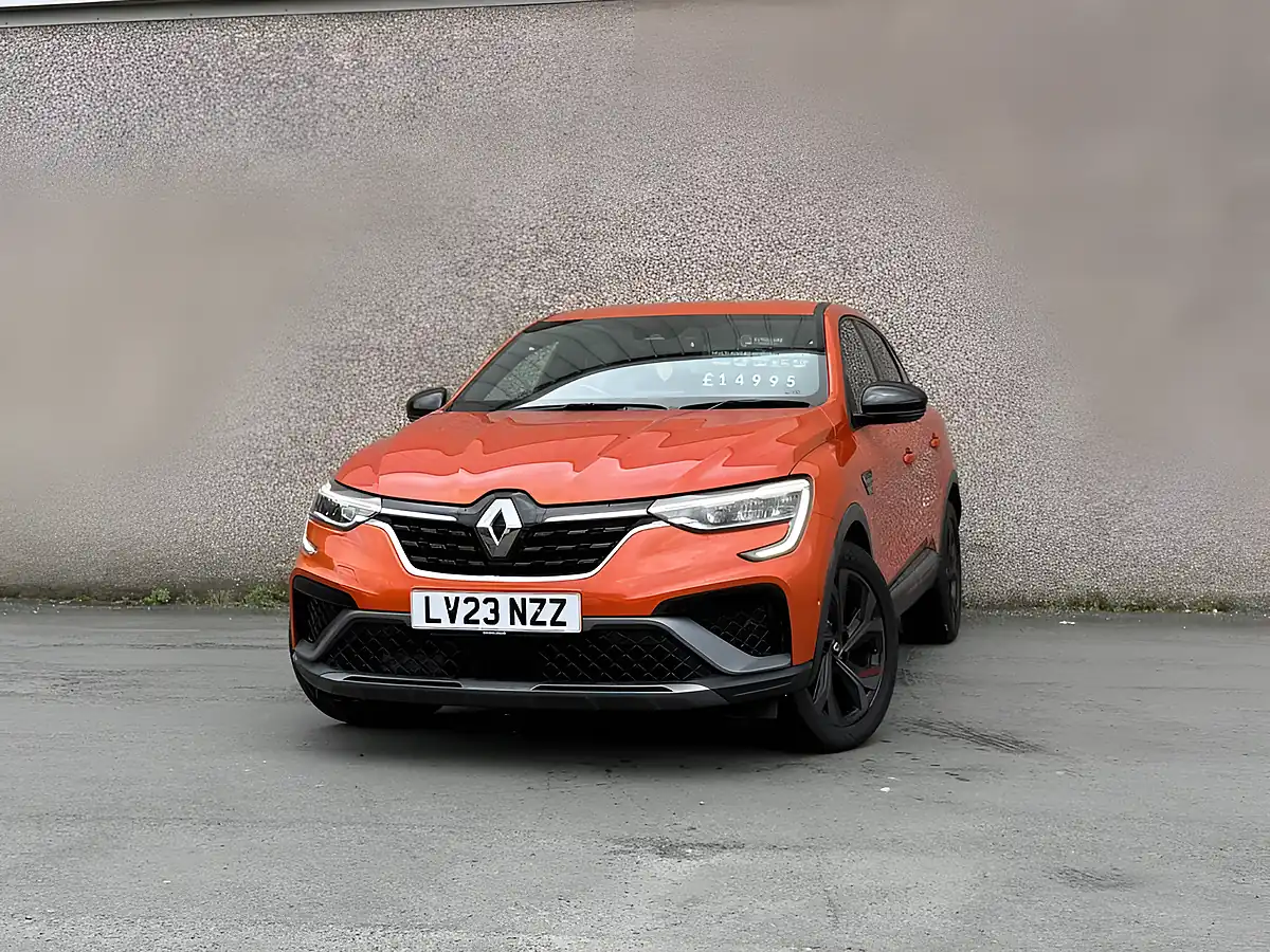 Used 2023 Renault Arkana R.s. Line Orange - Front View