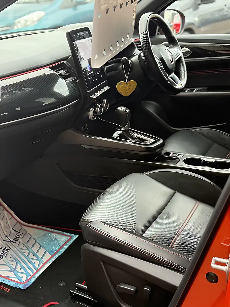 Used 2023 Renault Arkana R.s. Line Orange - Interior and Exterior details 12