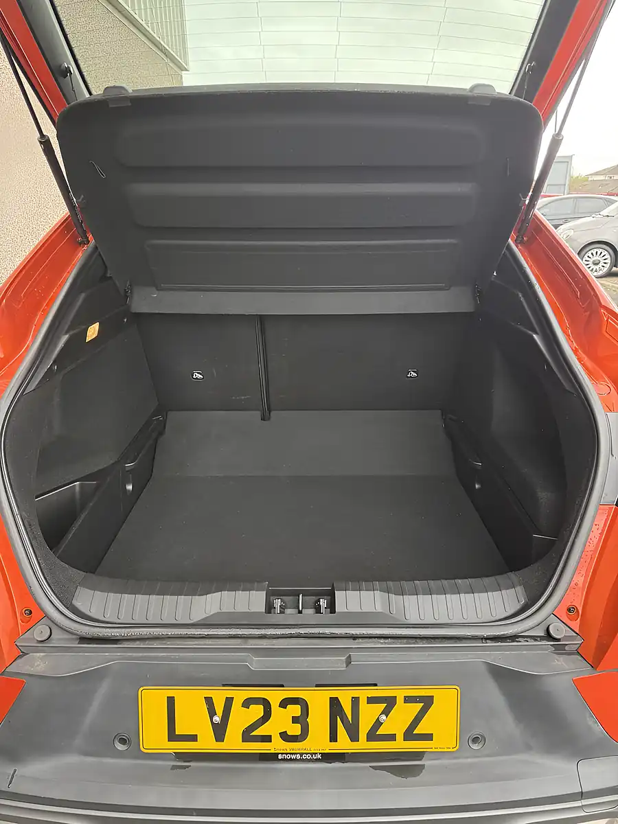 Used 2023 Renault Arkana R.s. Line Orange - Interior and Exterior details 6