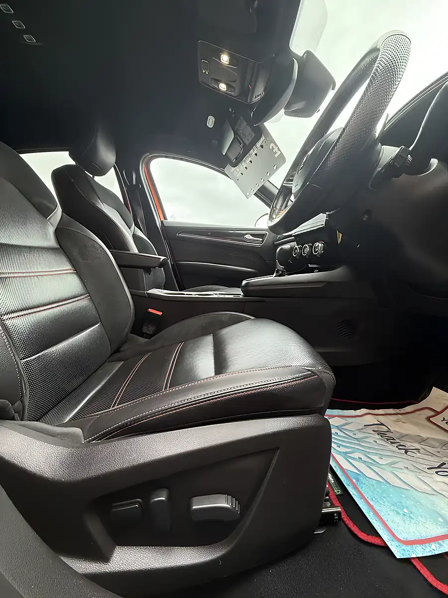 Used 2023 Renault Arkana R.s. Line Orange - Interior and Exterior details 8