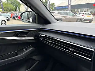 Used 2023 Renault Austral Iconic Esprit Alpine White - Interior and Exterior details 16