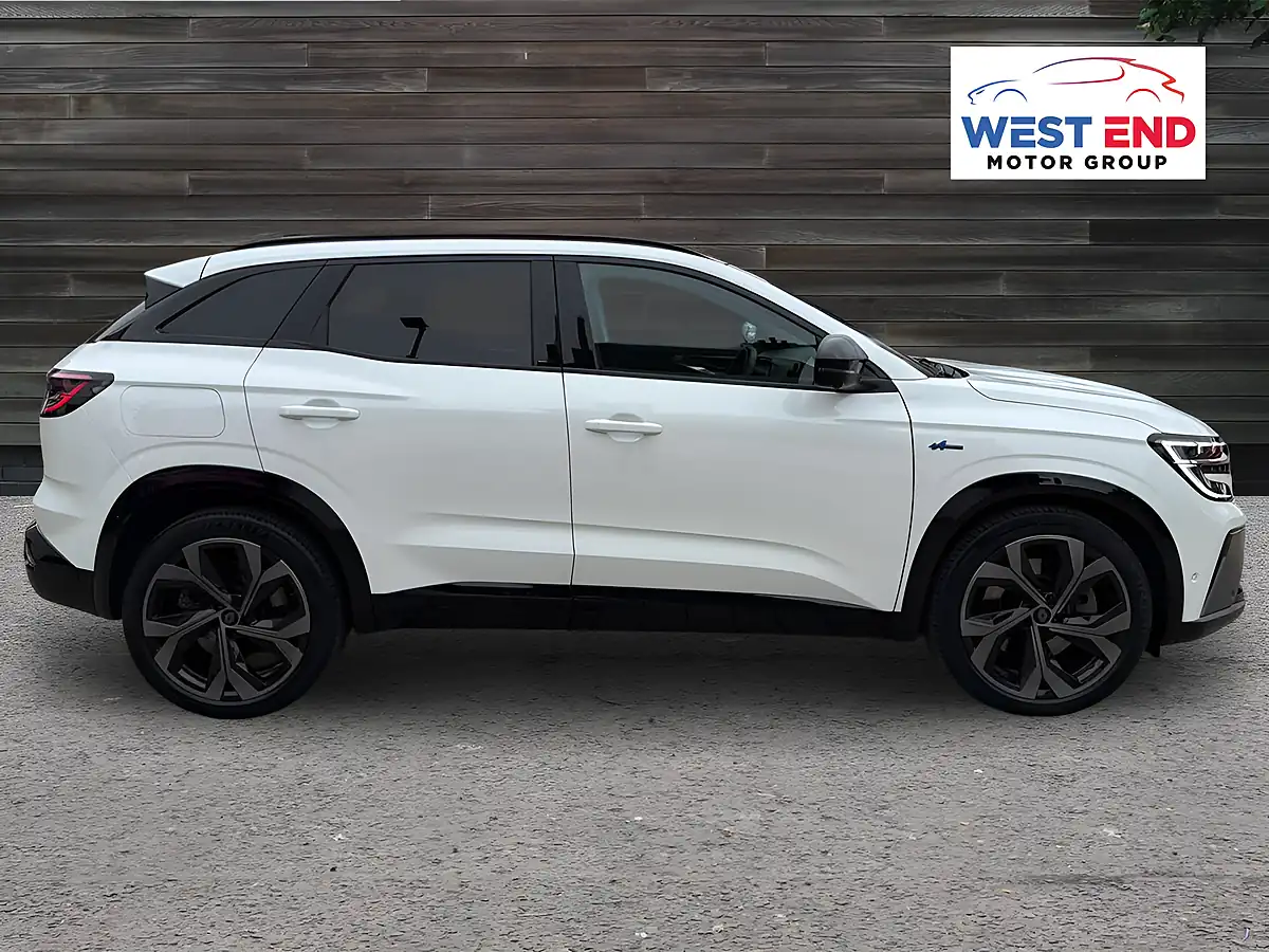 Used 2023 Renault Austral Iconic Esprit Alpine White - Interior and Exterior details 2
