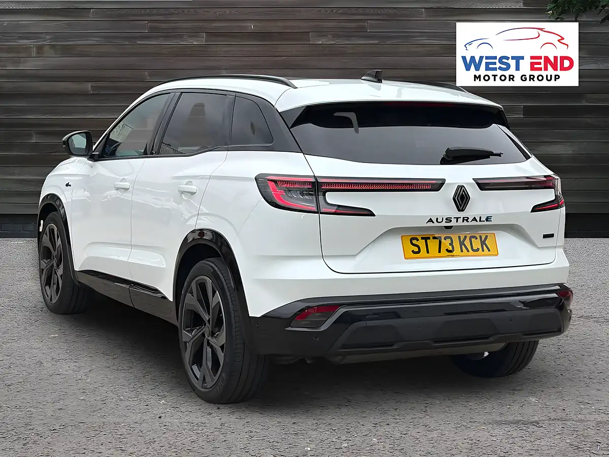 Used 2023 Renault Austral Iconic Esprit Alpine White - Interior and Exterior details 3