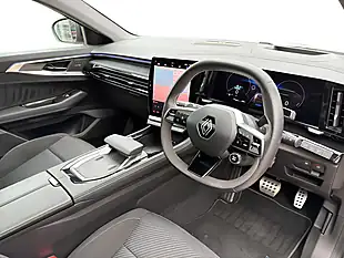 Used 2023 Renault Austral Iconic Esprit Alpine White - Interior and Exterior details 7