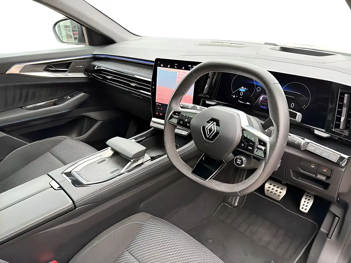 Used 2023 Renault Austral Iconic Esprit Alpine White - Interior and Exterior details 7