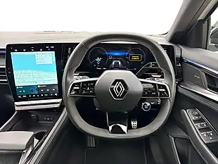 Used 2023 Renault Austral Iconic Esprit Alpine White - Interior and Exterior details 8