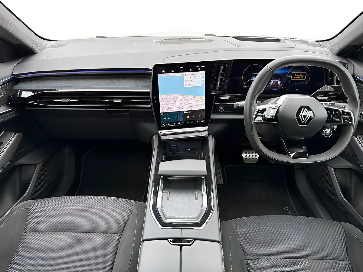 Used 2023 Renault Austral Iconic Esprit Alpine White - Interior and Exterior details 9