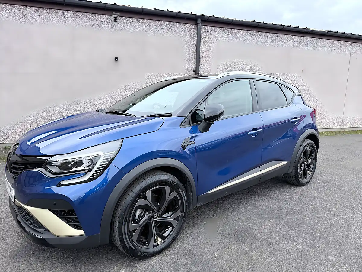 Used 2023 Renault Captur E-Tech Engineered Blue - Interior and Exterior details 3