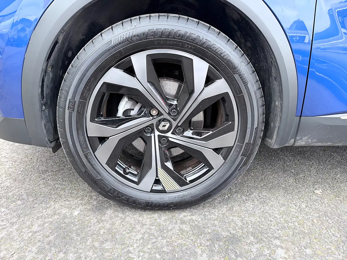 Used 2023 Renault Captur E-Tech Engineered Blue - Interior and Exterior details 4