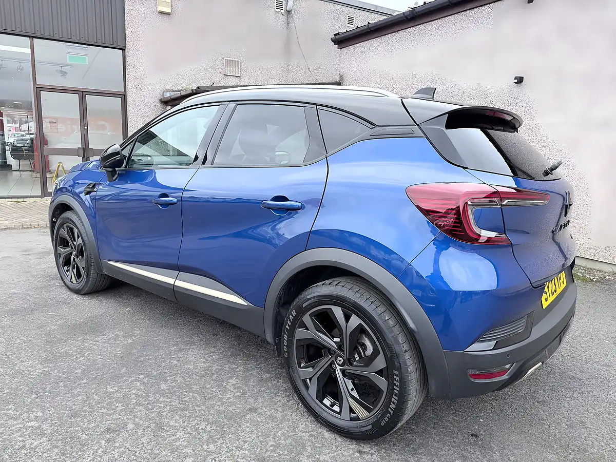 Used 2023 Renault Captur E-Tech Engineered Blue - Interior and Exterior details 7