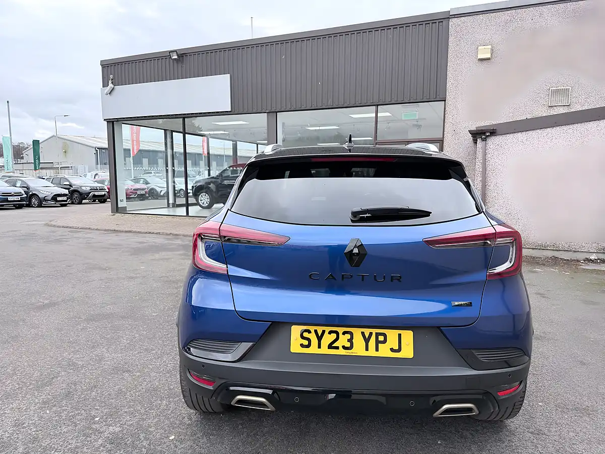 Used 2023 Renault Captur E-Tech Engineered Blue - Interior and Exterior details 8