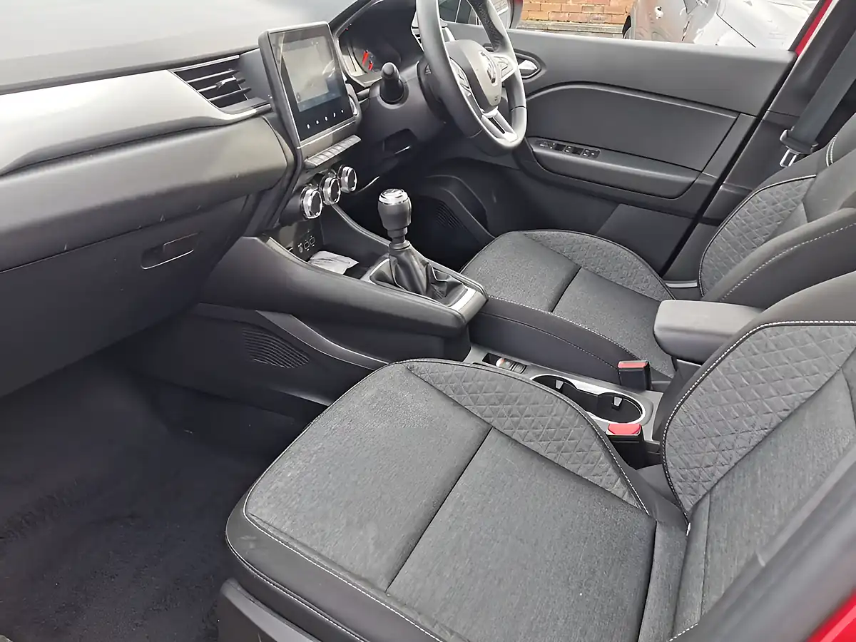 Used 2023 Renault Captur Evolution Flame Red/Diamond Black Roof - Interior and Exterior details 9