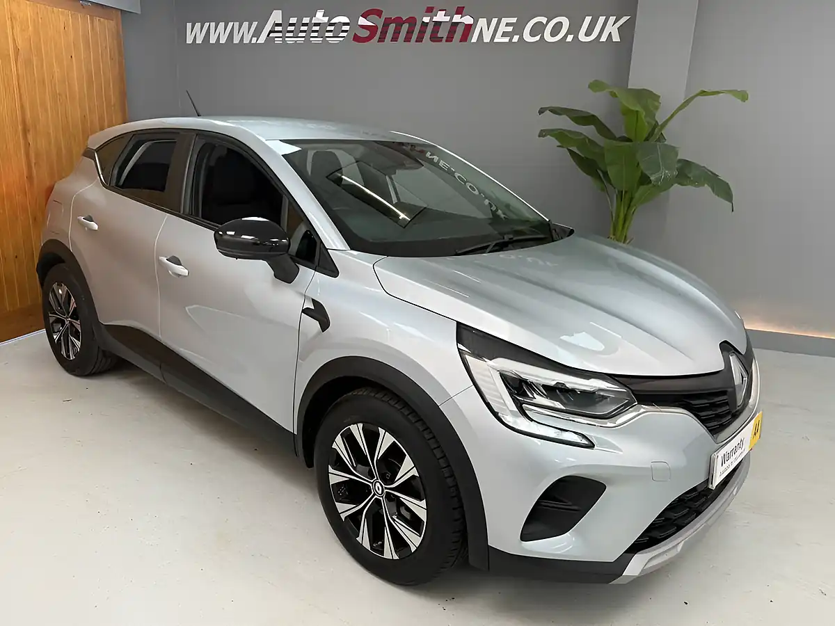 Used 2023 Renault Captur Evolution Highland Grey - Interior and Exterior details 10