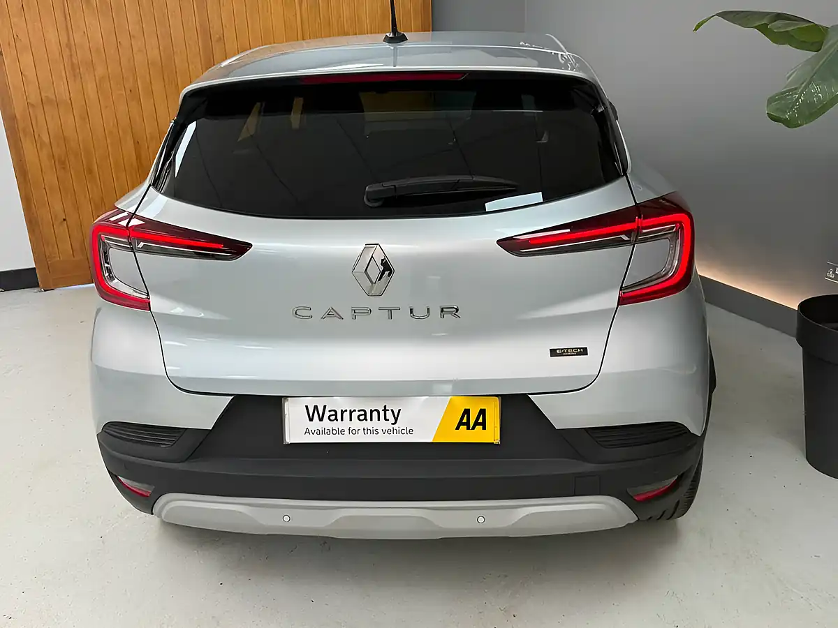 Used 2023 Renault Captur Evolution Highland Grey - Interior and Exterior details 17