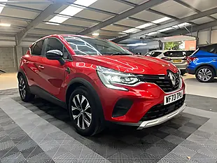 Used 2023 Renault Captur Evolution Red - Interior and Exterior details 3