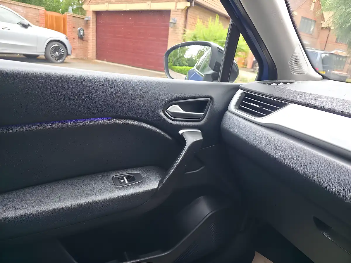 Used 2023 Renault Captur Techno Blue - Interior and Exterior details 10