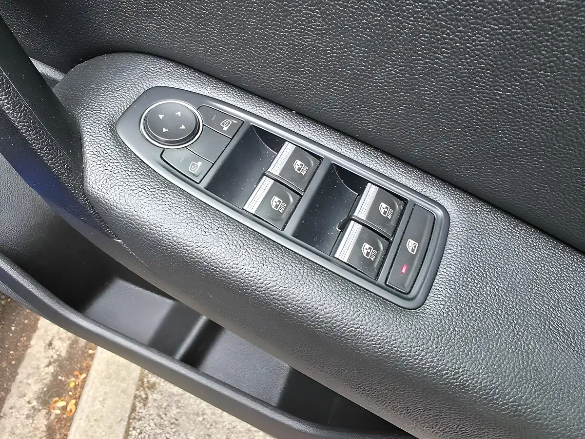 Used 2023 Renault Captur Techno Blue - Interior and Exterior details 12