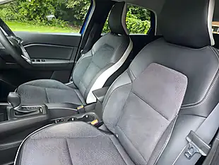 Used 2023 Renault Captur Techno Blue - Interior and Exterior details 19
