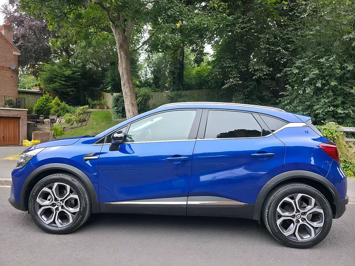 Used 2023 Renault Captur Techno Blue - Interior and Exterior details 5