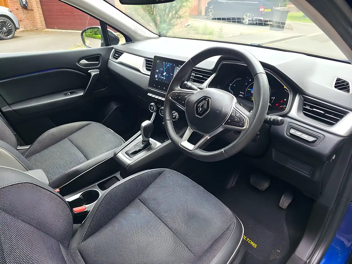 Used 2023 Renault Captur Techno Blue - Interior and Exterior details 9