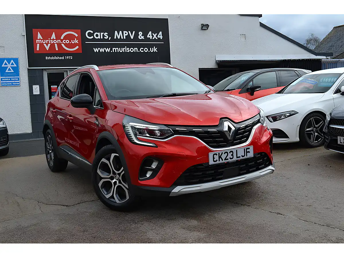 Used 2023 Renault Captur Techno Flame Red - Front View