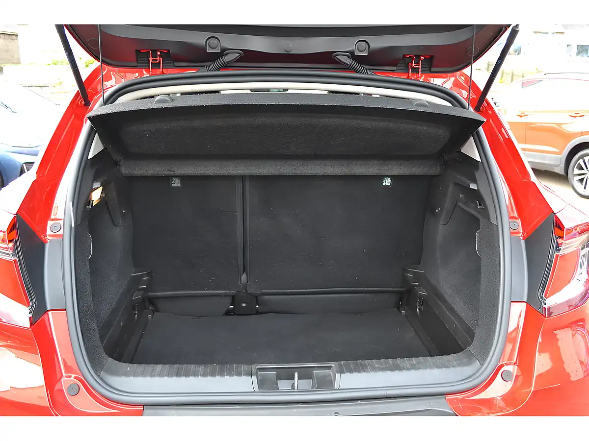 Used 2023 Renault Captur Techno Flame Red - Interior and Exterior details 12