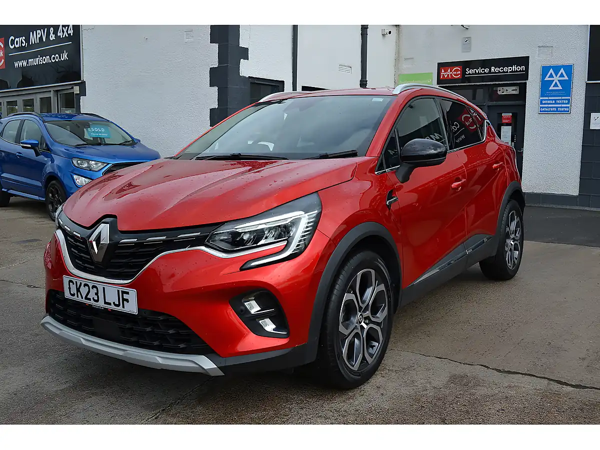 Used 2023 Renault Captur Techno Flame Red - Interior and Exterior details 7