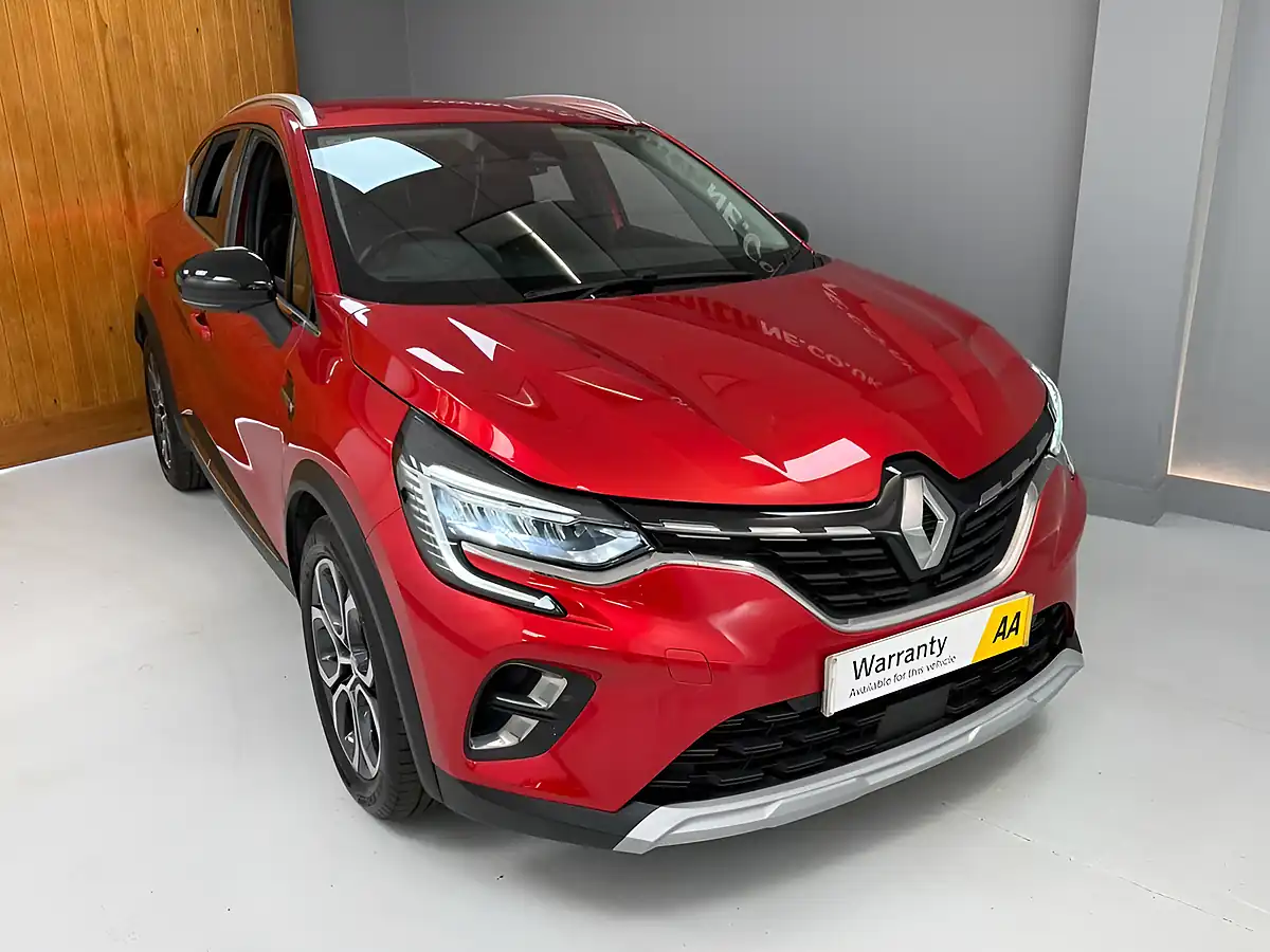 Used 2023 Renault Captur Techno Red - Interior and Exterior details 10