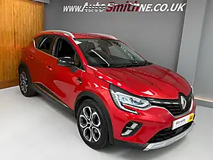 Used 2023 Renault Captur Techno Red - Interior and Exterior details 11