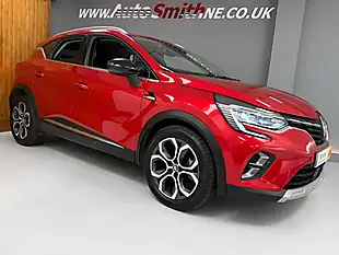 Used 2023 Renault Captur Techno Red - Interior and Exterior details 15