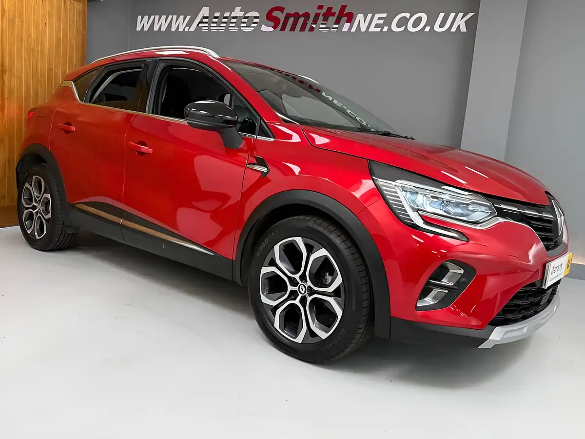 Used 2023 Renault Captur Techno Red - Interior and Exterior details 15