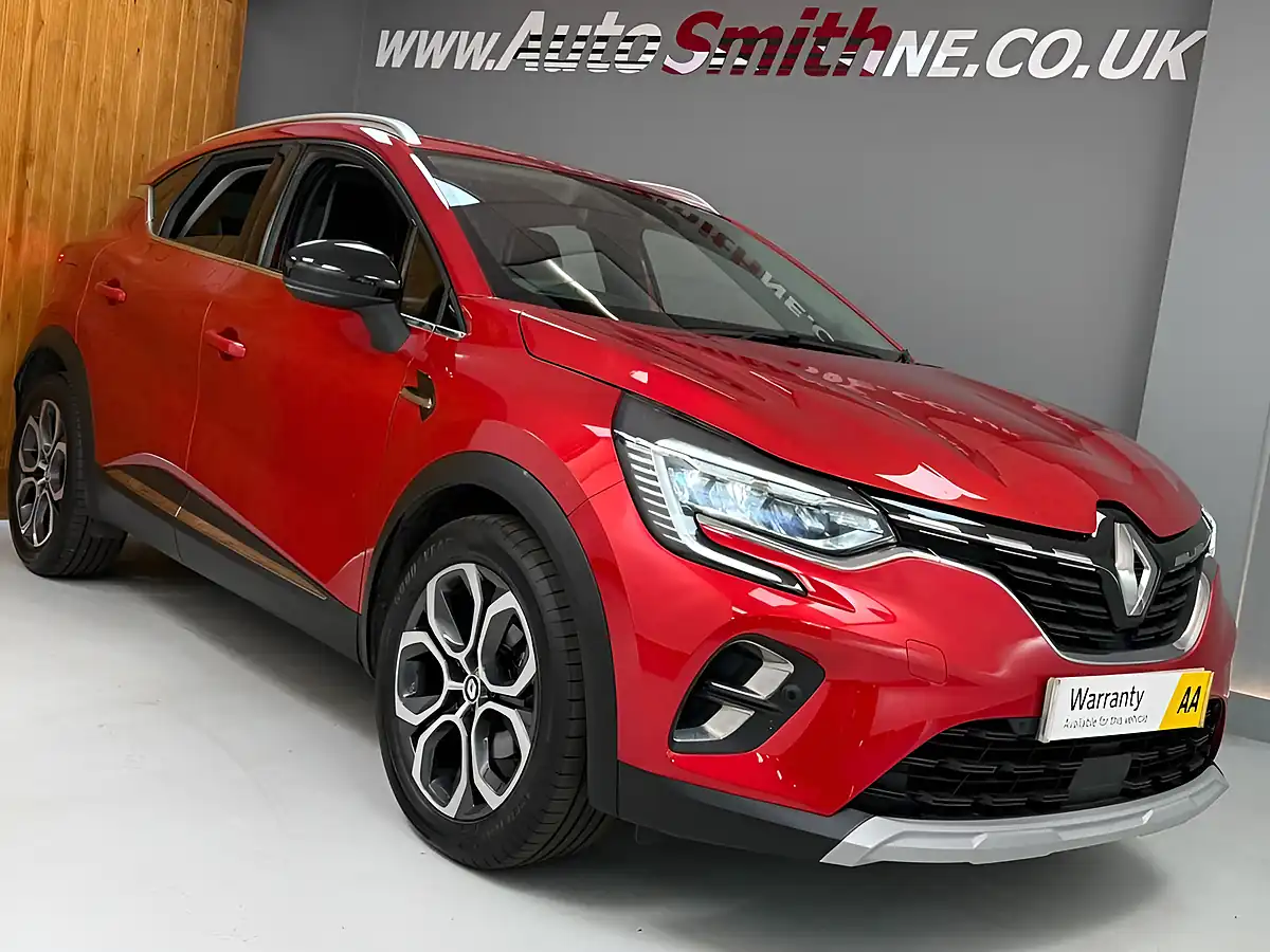 Used 2023 Renault Captur Techno Red - Interior and Exterior details 16