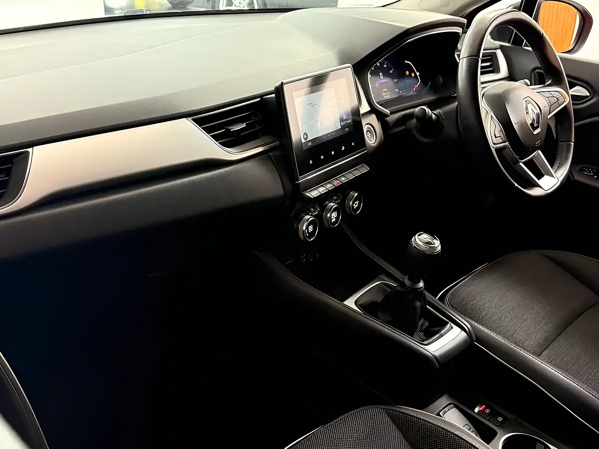 Used 2023 Renault Captur Techno Red - Interior and Exterior details 18