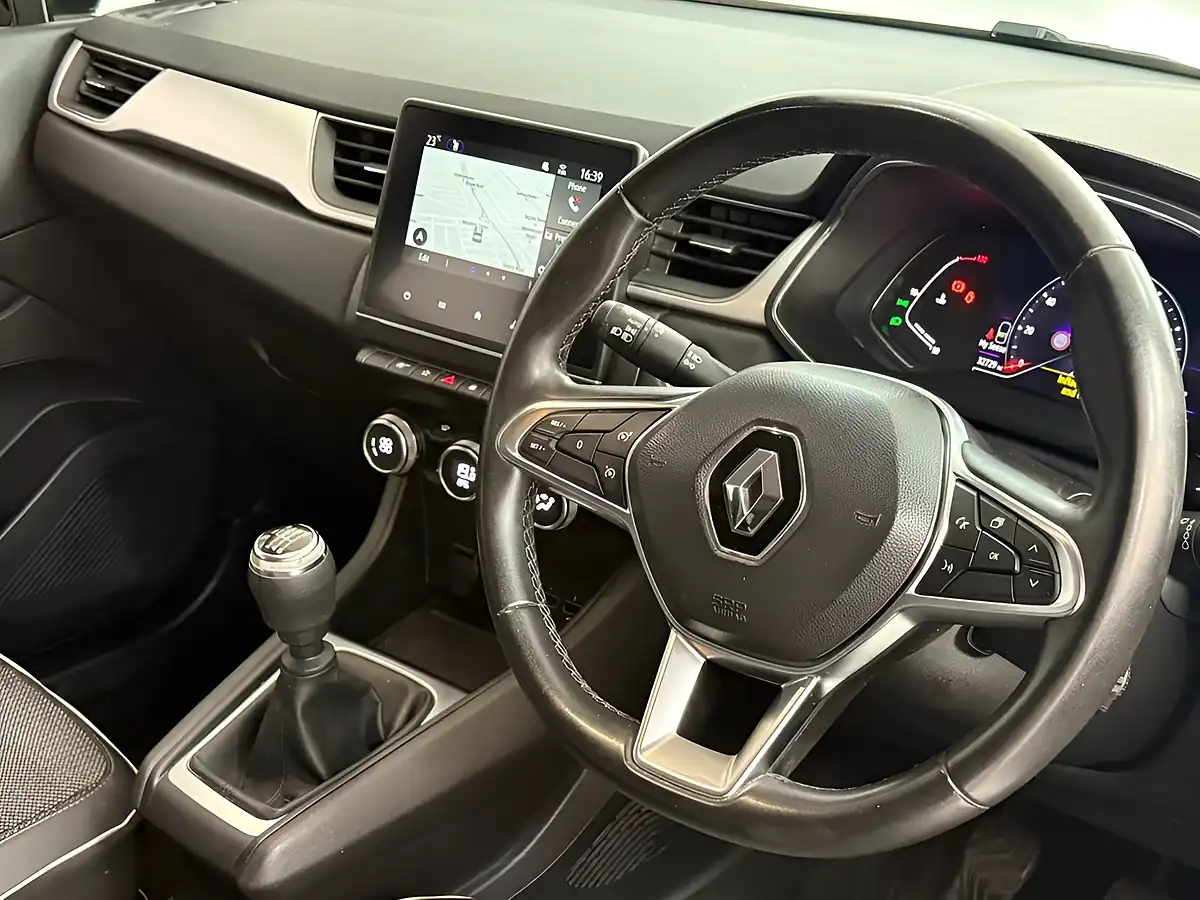Used 2023 Renault Captur Techno Red - Interior and Exterior details 2