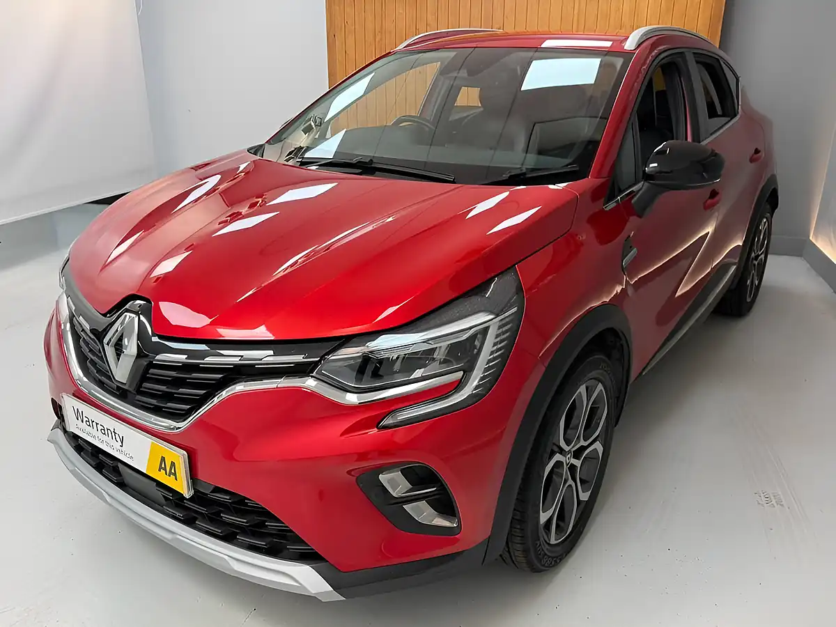 Used 2023 Renault Captur Techno Red - Interior and Exterior details 6