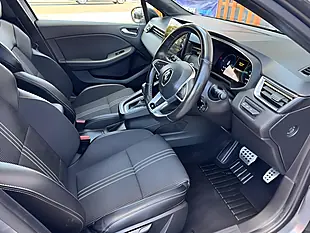 Used 2023 Renault Clio E-Tech Engineered Grey - Interior and Exterior details 10