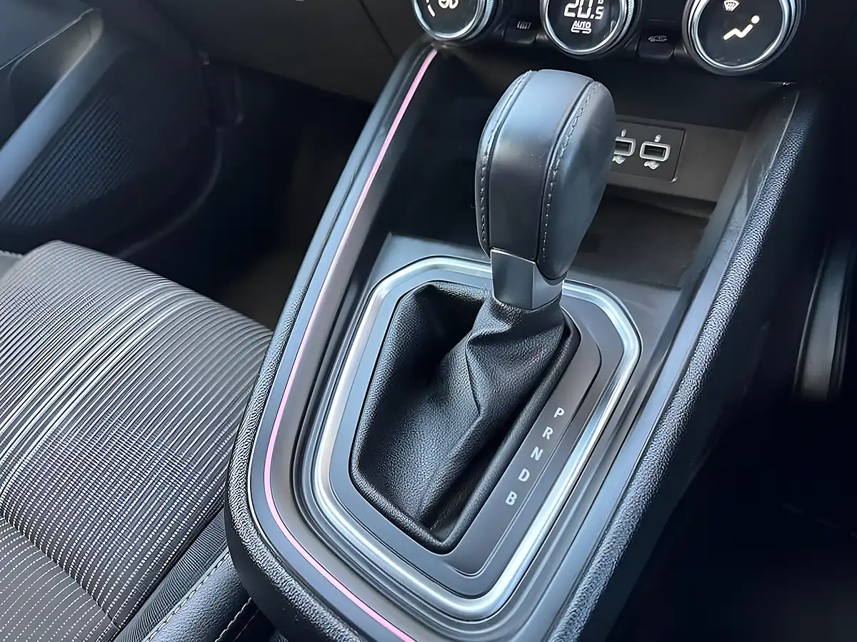 Used 2023 Renault Clio E-Tech Engineered Grey - Interior and Exterior details 12