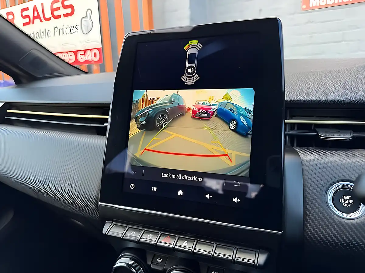 Used 2023 Renault Clio E-Tech Engineered Grey - Interior and Exterior details 13
