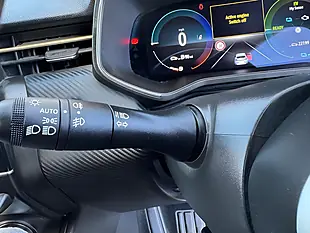 Used 2023 Renault Clio E-Tech Engineered Grey - Interior and Exterior details 17
