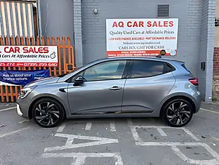Used 2023 Renault Clio E-Tech Engineered Grey - Interior and Exterior details 4