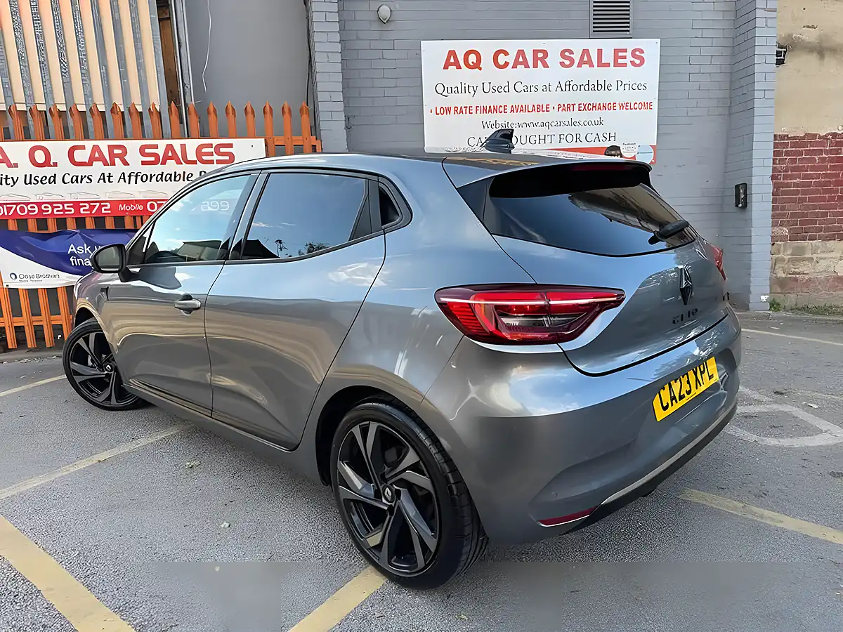 Used 2023 Renault Clio E-Tech Engineered Grey - Interior and Exterior details 5